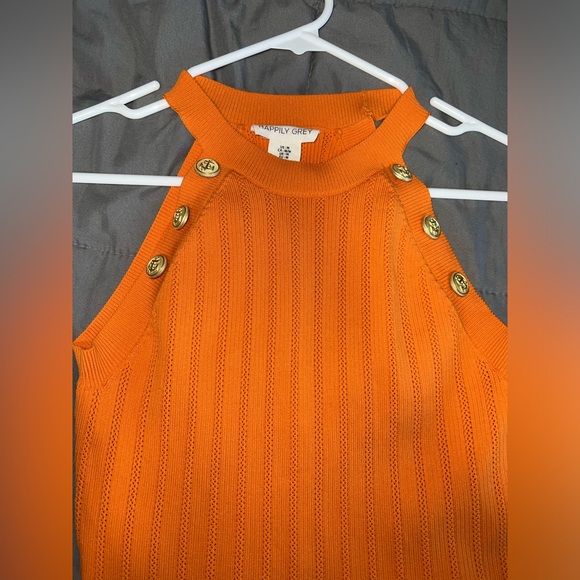 Top - Picture 2 of 2